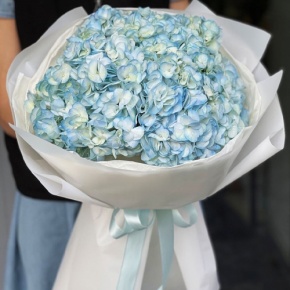 Букет из 5 голубых гортензий в Дзержинском