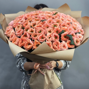 Букет "Персик" из 101 махровой розы Риджентс парк (60 см) в Дзержинском