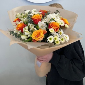 Букет "Апельсин" из роз и хризантем сантини в Дзержинском