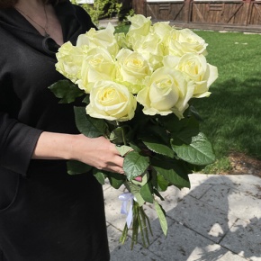 Букет из 11 белых роз (70 см) в Дзержинском