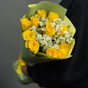Букет "Нотка счастья" из лимонных роз и хамелациума (40 см) в Дзержинском