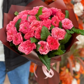 Букет из 25 махровых пионовидных роз Риджентс парк  (60 см) в Дзержинском