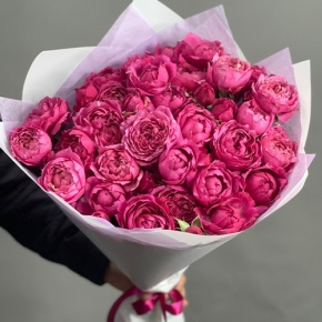 Букет из 11 кустовых пионовидных роз Джульетта в Дзержинском
