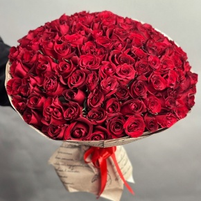 Букет 101 красная роза Кения в крафте (50 см) в Дзержинском