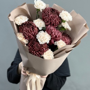 Букет из хризантем Бигоуди и диантусов в Дзержинском