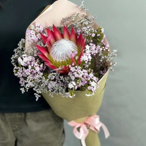 Букет из хамелациума, лимонниума и протеи в Дзержинском
