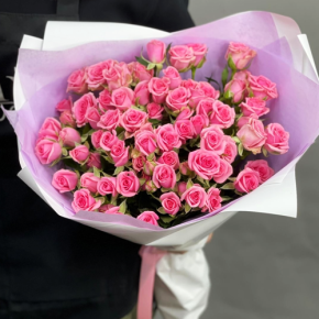Букет "Рассвет принцессы" из 15 кустовых роз (50 см) в Дзержинском