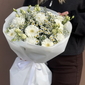 Букет "Вера и надежда" из ромашек, гербер, эвкалипта, диантусов и эустом в Дзержинском
