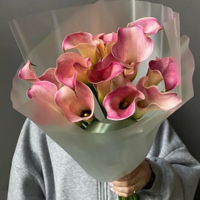 Букет из 13 нежных калл в Дзержинском