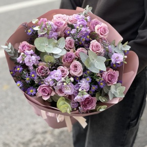 Букет "Хрустальный" из роз, астера и ароматных маттиол в Дзержинском