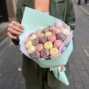 Букет 25 шоколадных пионов в Дзержинском