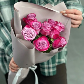 Букет "Сесилия" из 9 фиолетовых роз кения (40 см) в Дзержинском