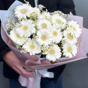 Нежный букет из гербер и ромашек в Дзержинском