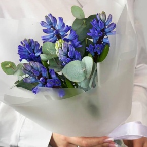 Букет "Мини" из 5 ароматных гиацинтов и эвкалипта в Дзержинском