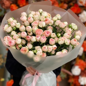 Букет из 35 нежных кустовых роз (40 см) в Дзержинском