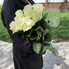 Букет из 9 белых роз (70 см) в Дзержинском