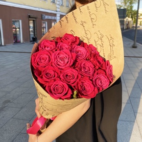 Букет из 15 роз Шангрила в крафте (60 см) в Дзержинском