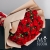 Букет 15 кустовых красных роз в Дзержинском