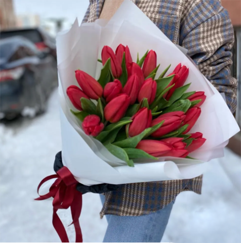 Букет красных тюльпанов в Дзержинском